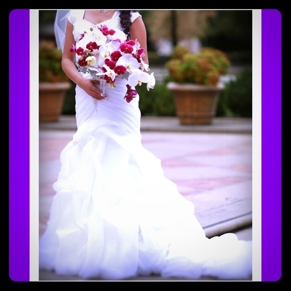 Impression Bridal Wedding Dress - Picture 1 of 7